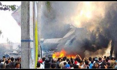 Endonezya'da uçak kazası: En az 30 ölü