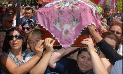 Suruç'taki patlamada ölen Nazegül Boyraz Maltepe'de toprağa verildi