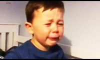 Robin van Persie için ağlayan küçük çocuk