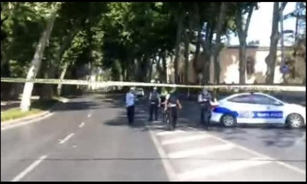 Dolmabahçe Sarayı girişinde silah sesleri