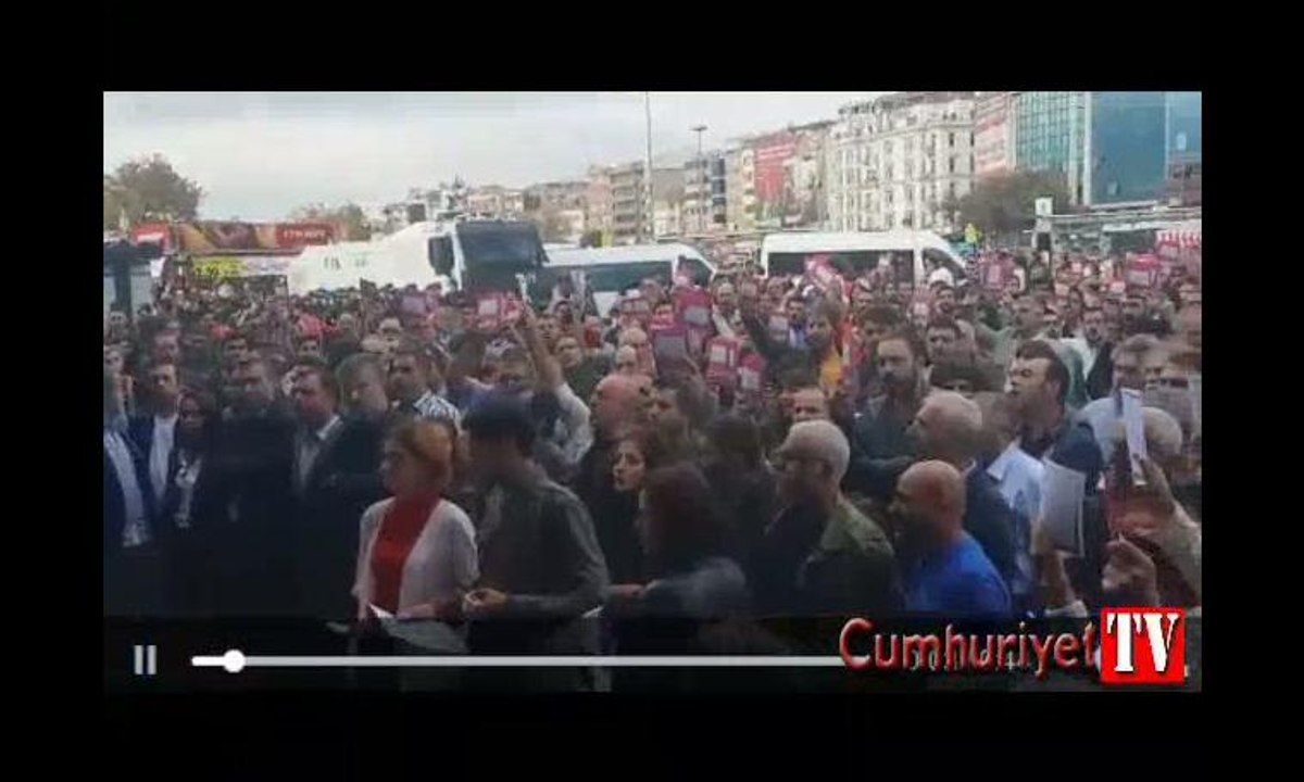 Laiklik bildirisine gözaltılar protesto ediliyor