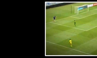 Kaleci imkansızı başardı, tarihe geçti