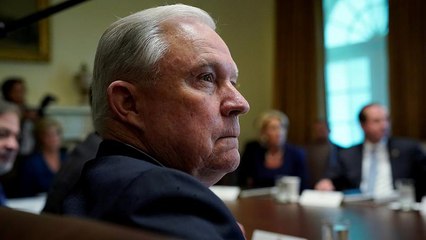 Usa: Trump licenzia Jeff Sessions