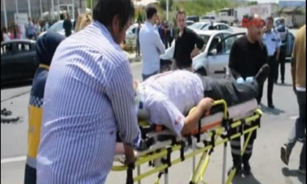 Yolcu minibüsü ile otomobil çarpıştı: 4 yaralı