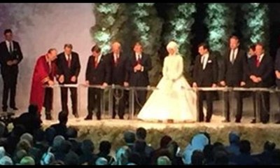 Abdullah Gül nikah cüzdanını bu sözlerle Sümeyye Erdoğan'a verdi