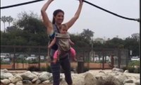 Çocuğuyla fitness yapan anne fenomen oldu