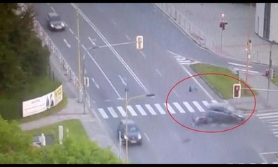 Işık ihlali ve korkunç kaza... Metrelerce havaya uçtu