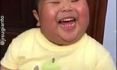 Dansıyla fenomen olan çocuk gülme krizine girerse!