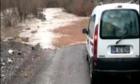 Adana'da sel: Pozantı-Akçatekir yolu trafiğe kapandı