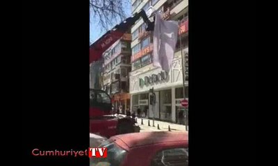 CHP binasındaki ‘hayır’a bile tahammül yok... Pankartlar söküldü