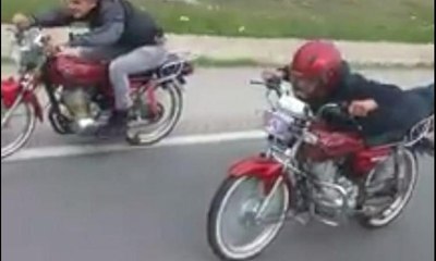 Motosiklet üzerinde tehlikeli yolculuk