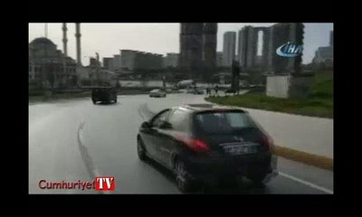 İstanbul'da sürücülerin bijon anahtarlı kavgası kamerada