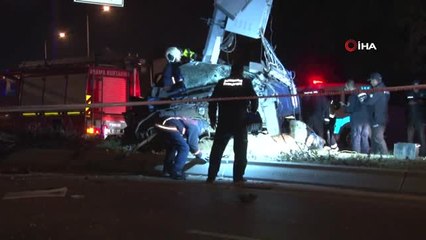 Aydınlatma Direği İtfaiye Aracının Üzerine Devrildi.