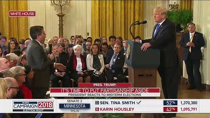 Trump'tan CNN muhabirine: Sen berbat birisin!