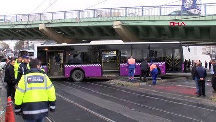 Aksaray'da Otobüs Kaza Yaptı; Tramvay Seferleri Aksıyor