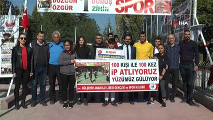 Bu okulda öğrenciler önce ip atlıyor sonra derse giriyor