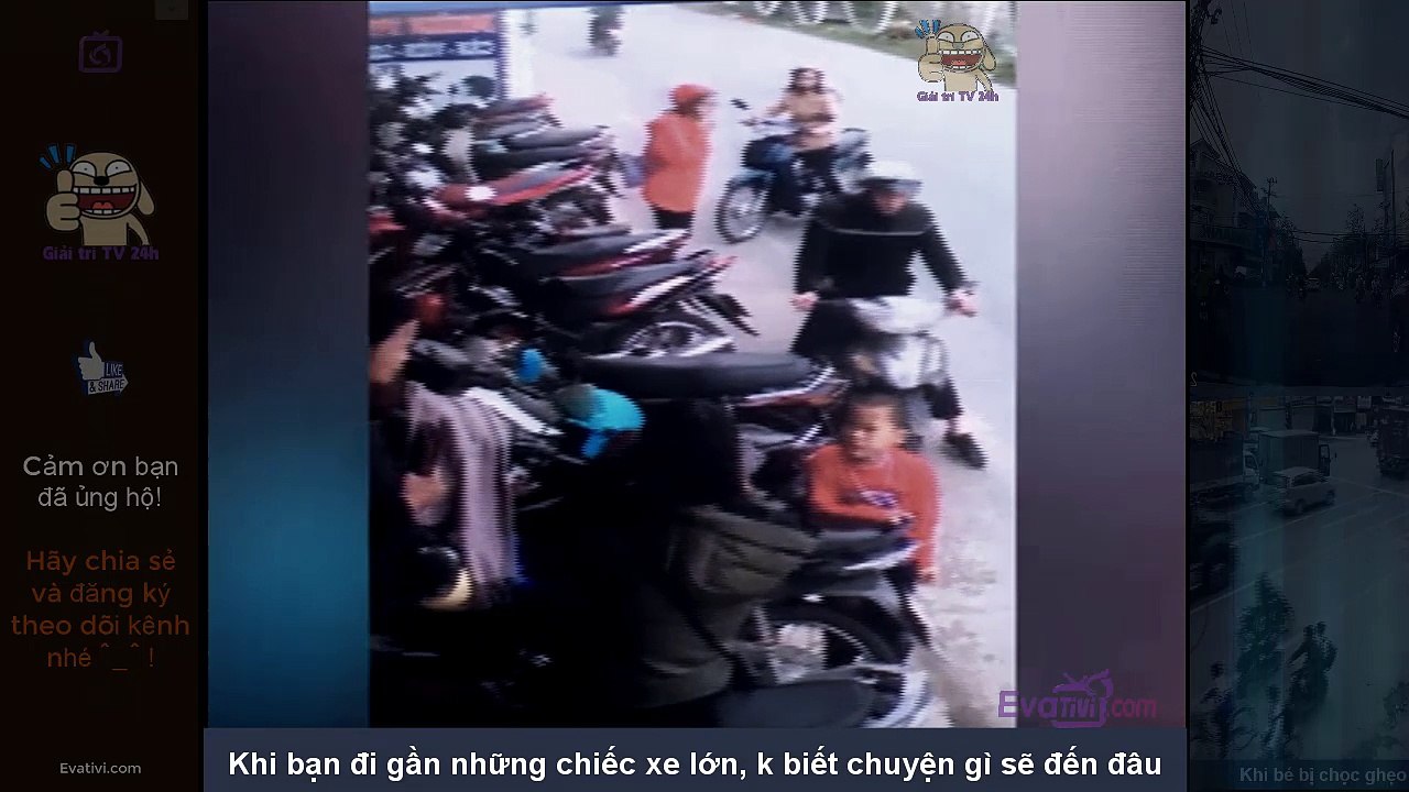 1. Clip hot - Các tình huống nguy hiểm khi phụ nữ điều khiển xe máy - tập 1 - cẩn thận khi lưu thông trên đường nhe chị em