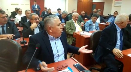 Mecliste kavga: 'Siz sınıf başkanı mısınız?'