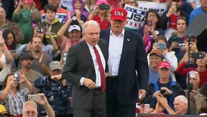 Trump destituye a Sessions tras más de un año de tensiones por la trama rusa