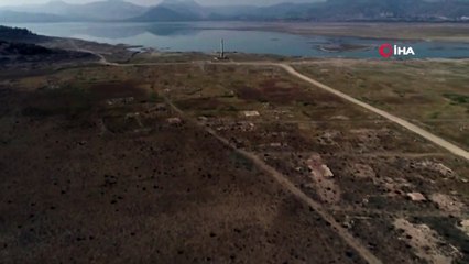 Tahtalı Barajı’nda Sular Çekildi, Bir Köy Ortaya Çıktı