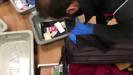 İstanbul Atatürk Havalimanı'nda Ayakkabılardan Uyuşturucu Çıktı