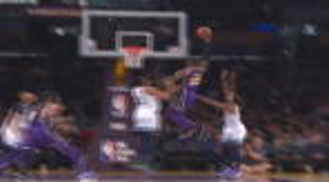 LeBron's monster driving dunk in Lakers win