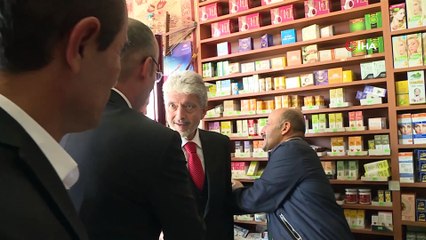 Büyükşehir Belediye Başkanı Tuna'dan Mamak esnafına ziyaret