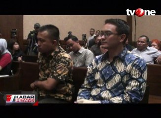 Zumi Zola Dituntut Delapan Tahun Penjara