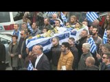 LIVE/ Ceremonia mortore e ekstremistit grek që qëlloi mbi RENEA-n. Bëhen thirrje antishqiptare