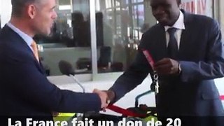 Dans le cadre de la lutte contre l’insécurité et le renforcement des capacités de la police nationale à intervenir, l’ambassade de France au Tchad a octroyé 20