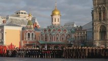 Un desfile en la plaza Roja de Moscú recuerda la parada militar de 1941