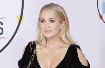 Carrie Underwood struggled to sing with stitches