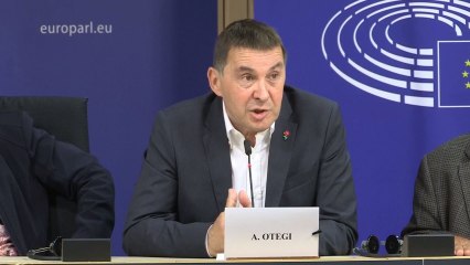 Rueda de prensa de Arnaldo Otegi en el Parlamento Europeo.