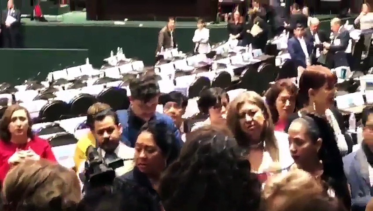 Diputada recibe noticia del asesinato de su hija durante sesión parlamentaria en México