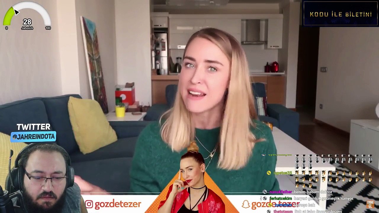 Jahrein Tüm Erkekler Odundur Diyen Kadını İzliyor