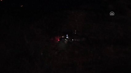 Çorum'da Otomobil Şarampole Devrildi: 5 Yaralı