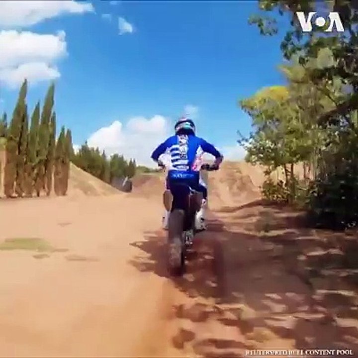 د motocross freestyle یو مشهور لوبغاړي، ټامس پیجز د ډرون فلمبردارۍ یو تکړه عکاس تامز پناویا سره په ګډه د خپلې ځغاستې یوه ډیره خوندوره ویډیو ثبت کړې. د ویډیو د ث