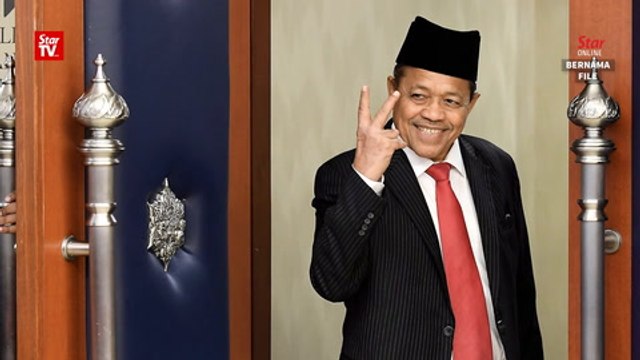 Arrest warrant issued against Shahidan Kassim over molest case