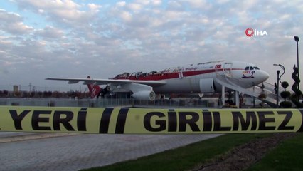 Uçak restoranda yangın söndürüldü