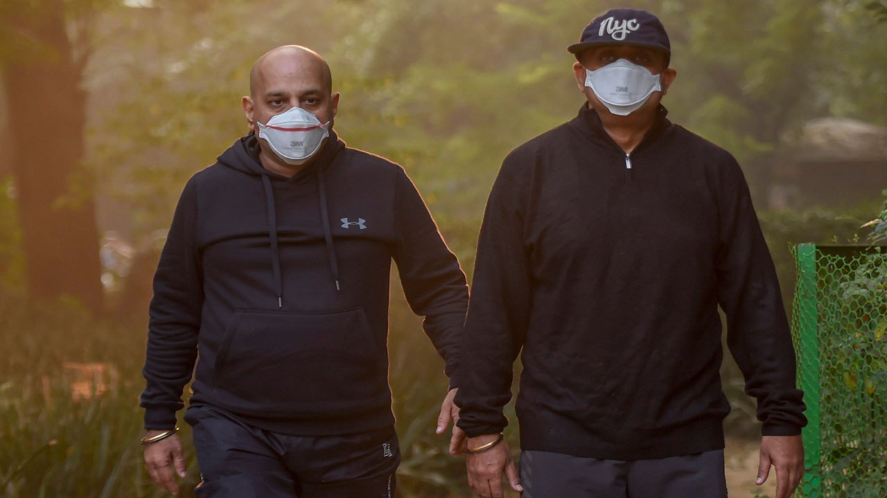 Delhi’s air quality continues to  remain Hazardous | Oneindia News