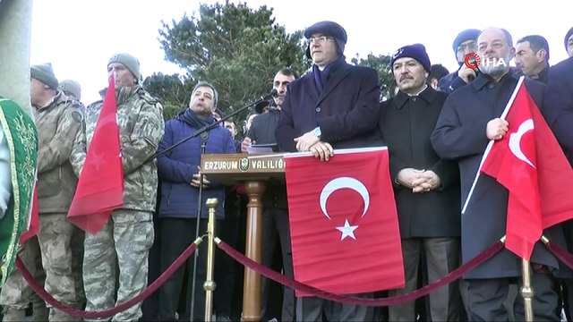Binlerce Erzurumlu 141 yıl önceki gibi Tabyalara yürüdü