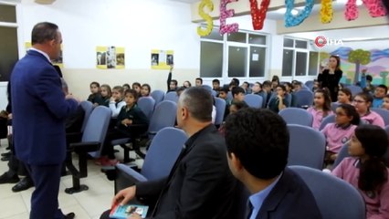 Hem kitap okudular hem keman konseri dinlediler