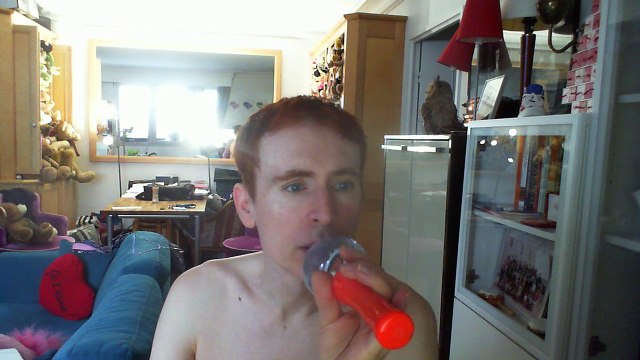 Wiwi égratigne i luv this shit d'August Alsina & Trinidad James