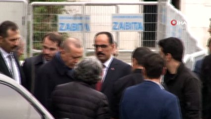 Cumhurbaşkanı Erdoğan, cuma namazını Kerem Aydınlar Camii'nde kıldı