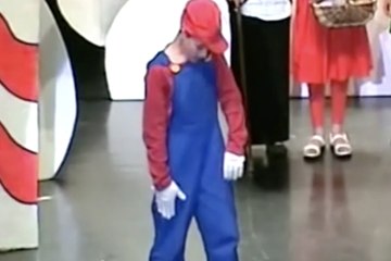 Quelle personnalité de DALS a incarné Mario Bros ? - ZAPPING TÉLÉREALITÉ DU 09/11/2018