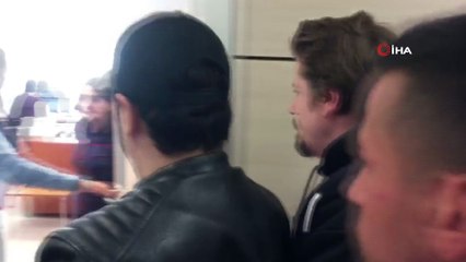 Ünlü sanatçı Atilla Taş gözaltına alınarak adliyeye getirildi