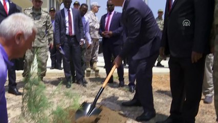 Tải video: Milli Savunma Bakanı Akar, Somali Türk Görev Kuvveti Komutanlığını ziyaret etti - MOGADİŞU