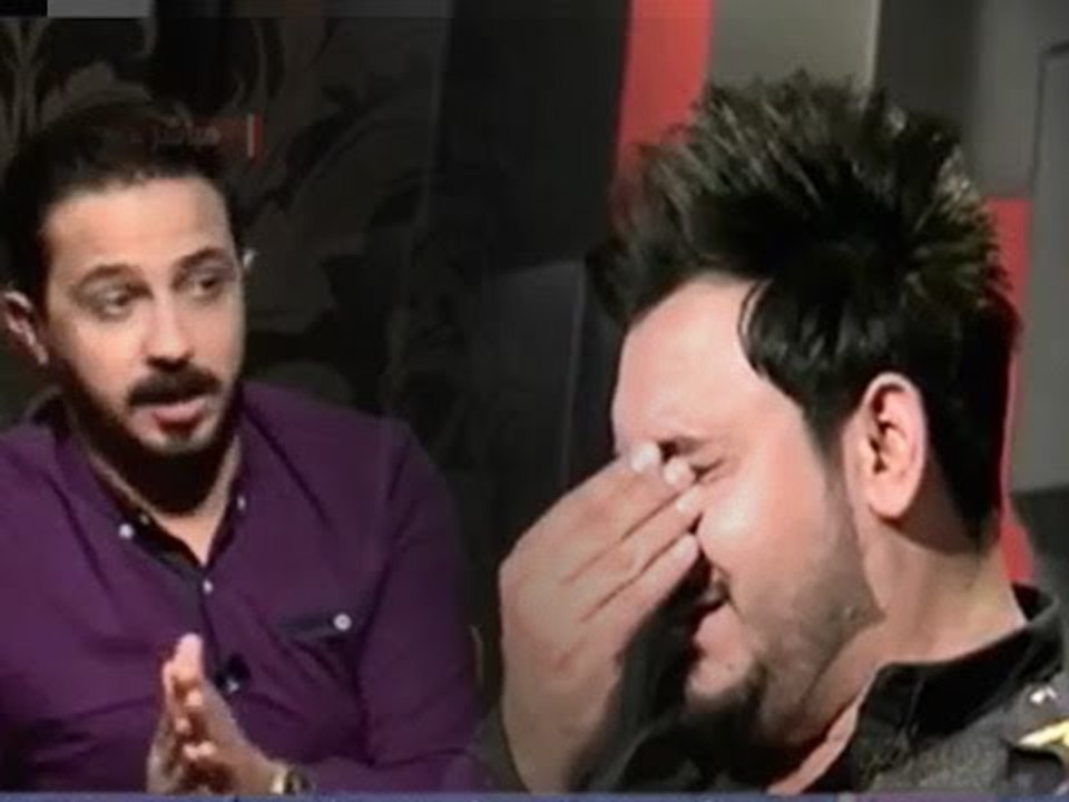 الشاعر رائد ابو فتيان يبكي الشاعر سيف الحلفي بق...