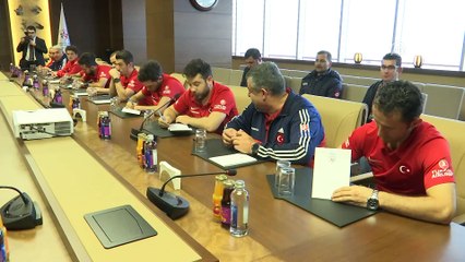 Gençlik ve Spor Bakanı Kasapoğlu, Ampute Milli Takımını kabul etti - ANKARA
