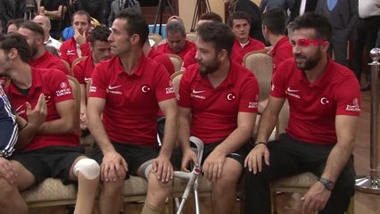 Ampute Milli Takımı İstanbul Büyükşehir Belediyesi'ni Ziyaret Etti
